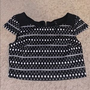 Cropped Top- Black and White Patterned